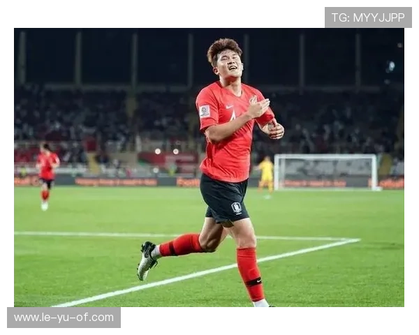 金玟哉稳坐拜仁后防主力，成防线核心担当